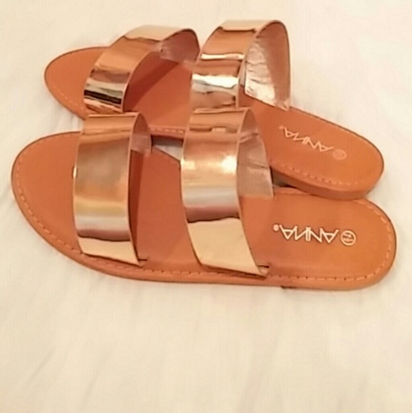 Pretty Gold Sandals - Picture 2 of 4